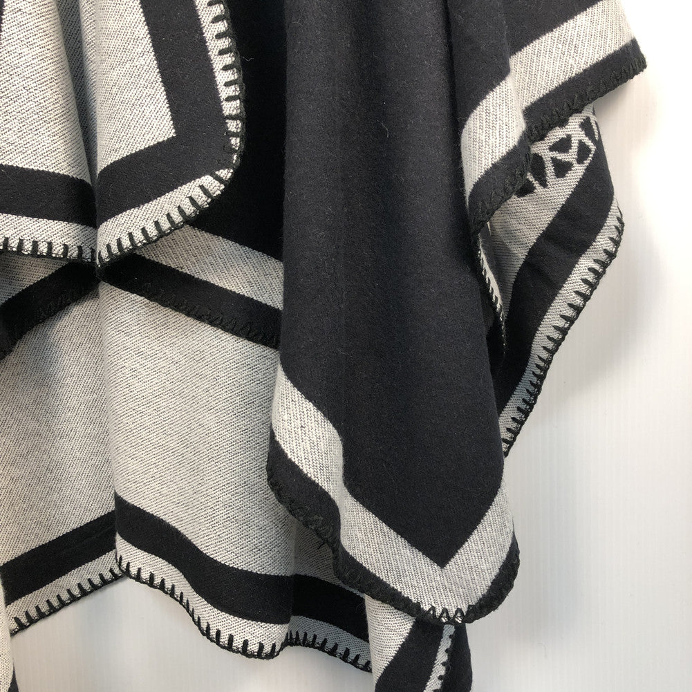 Cape - Medallion Motif - Black & White