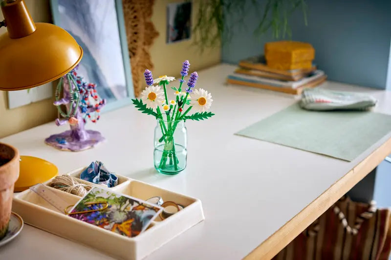 LEGO® Botanicals Daisies