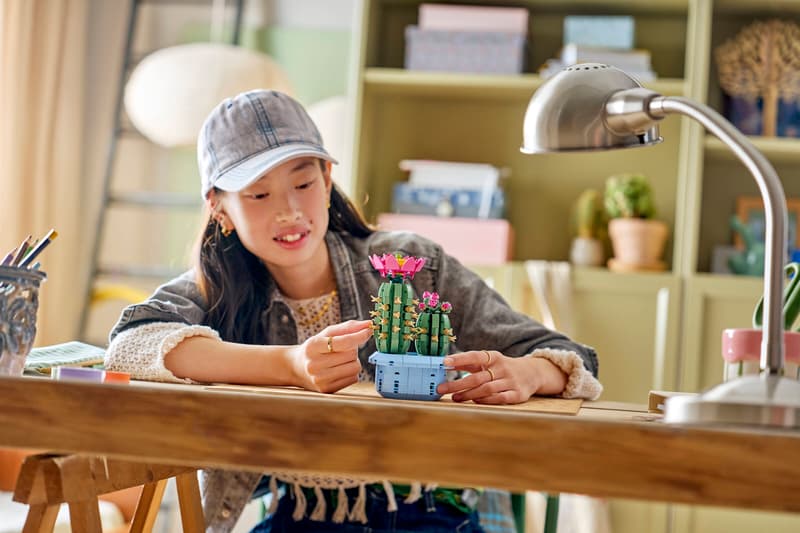 LEGO® Botanicals Flowering Cactus