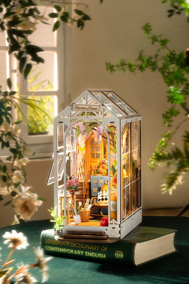 3D Puzzle Kit - Book Nook - Garden House