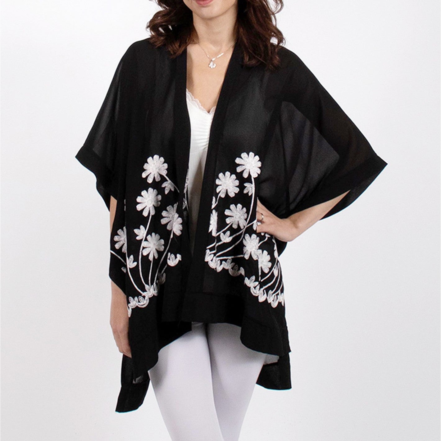 Kimono - Embroidered Daisy - Black & White