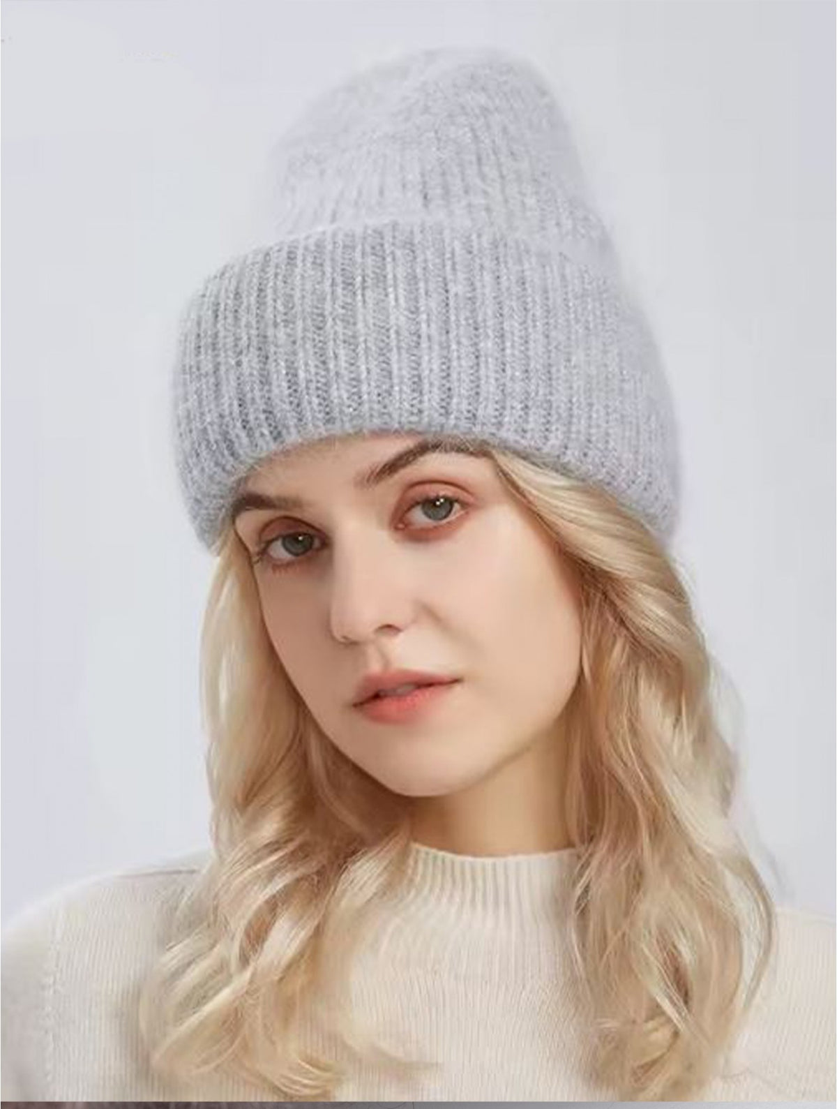Hat - Knitted - Light Grey