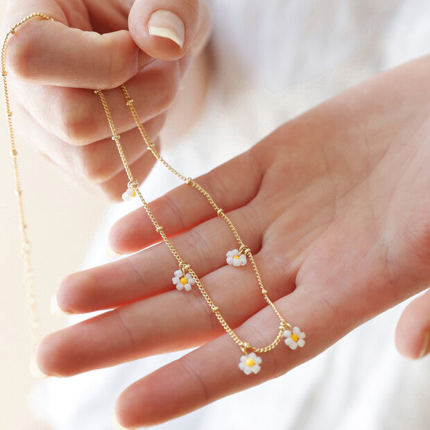 Necklace - Gold - Beaded Daisies