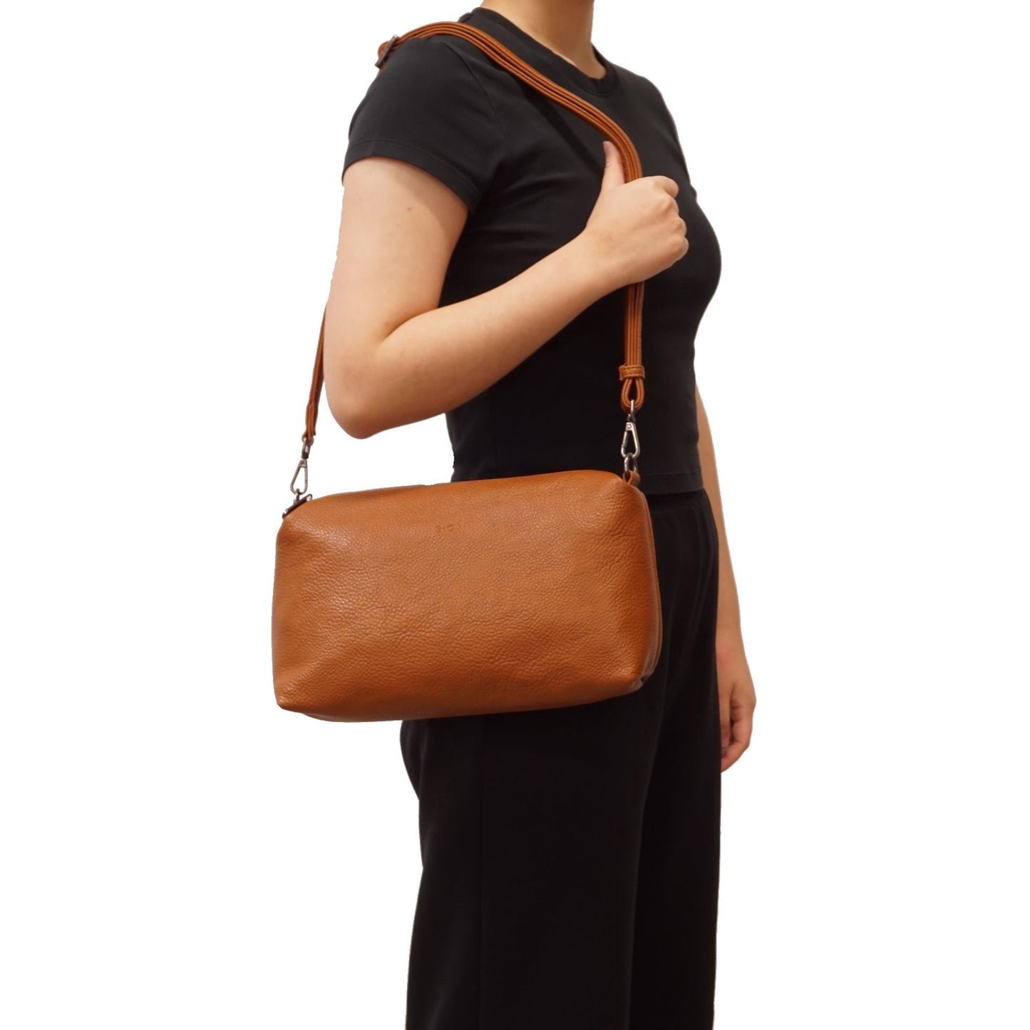 S-Q - Lois 2-in-1 Reversible Tote - Black/Tan